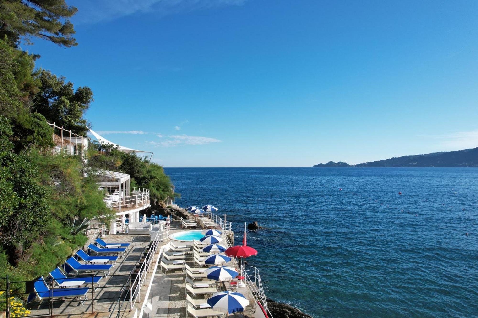 Grand Hotel Bristol Spa Resort, By R Collection Hotels Rapallo Exteriér fotografie View of the Bay of Naples from the Hotel Axelmannstein